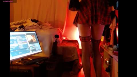 Snapshot of hevin69 chatting on February 28, 4:13 am hevin69 online show from February 28, 4:13 am