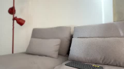 Snapshot of hey_cesard chatting on June 12, 12:04 pm hey_cesard online show from June 12, 12:04 pm