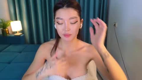 Audrey online show from October 17, 3:14 pm