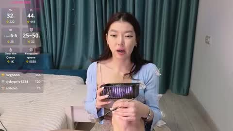 Audrey online show from December 5, 2:14 pm