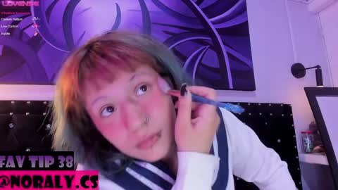 Snapshot of hey_noraly chatting on May 22, 3:02 am Noraly online show from May 22, 3:02 am