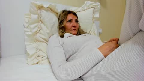 Heyheygrey online show from February 8, 8:09 am