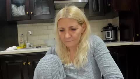 Heyheygrey online show from October 4, 5:55 pm