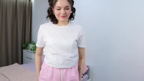 Laura online show from November 4, 7:51 am