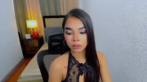 Snapshot of heyitsafira chatting on June 24, 11:15 pm SAFIRA 3 online show from June 24, 11:15 pm