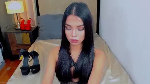 Snapshot of heyitsafira chatting on July 6, 2:14 pm SAFIRA 3 online show from July 6, 2:14 pm