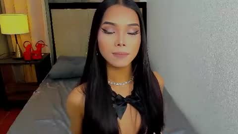 Snapshot of heyitsafira chatting on July 23, 10:40 pm SAFIRA 3 online show from July 23, 10:40 pm