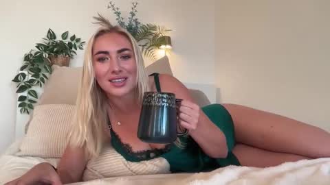 Skylar online show from October 2, 5:36 am