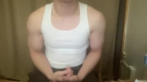 Snapshot of heythereimnewok chatting on February 15, 3:14 am heythereimnewok online show from February 15, 3:14 am