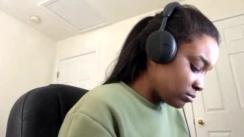 heyyou301990 online show from December 1, 6:46 pm