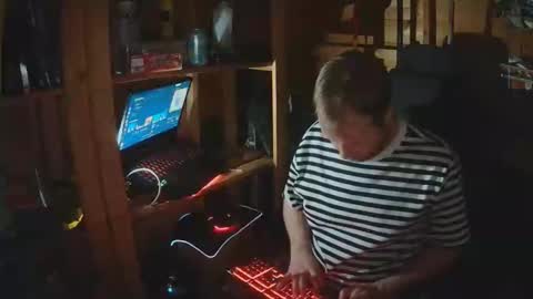 H Dawg online show from February 24, 12:30 am