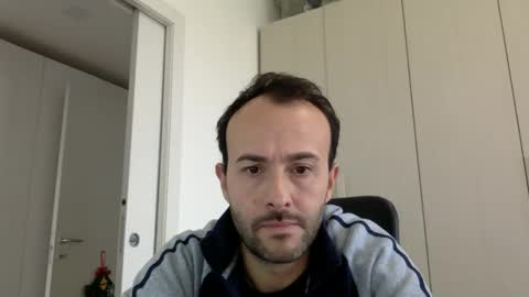 Snapshot of hhombre chatting on December 5, 10:46 am hhombre online show from December 5, 10:46 am