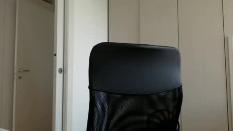 Snapshot of hhombre chatting on January 8, 8:49 am hhombre online show from January 8, 8:49 am