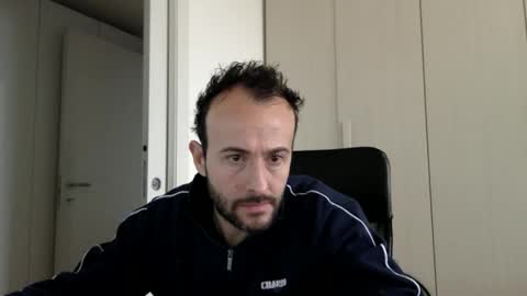Snapshot of hhombre chatting on January 15, 10:42 am hhombre online show from January 15, 10:42 am