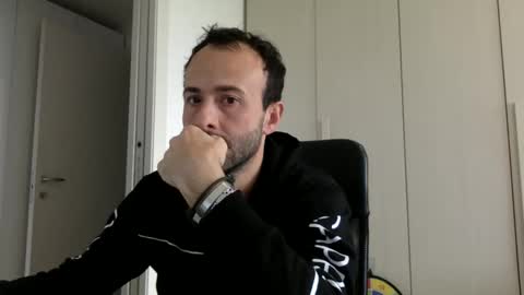 Snapshot of hhombre chatting on May 6, 7:24 am hhombre online show from May 6, 7:24 am
