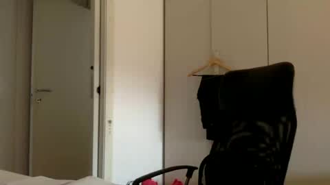 Snapshot of hhombre chatting on June 18, 7:52 am hhombre online show from June 18, 7:52 am