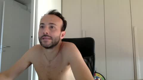 Snapshot of hhombre chatting on June 22, 6:43 am hhombre online show from June 22, 6:43 am