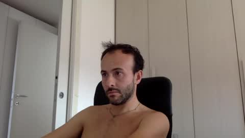 Snapshot of hhombre chatting on July 17, 8:32 am hhombre online show from July 17, 8:32 am