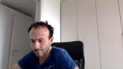 Snapshot of hhombre chatting on July 23, 8:12 am hhombre online show from July 23, 8:12 am