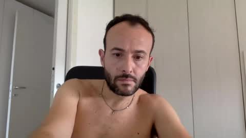 Snapshot of hhombre chatting on August 3, 9:04 am hhombre online show from August 3, 9:04 am