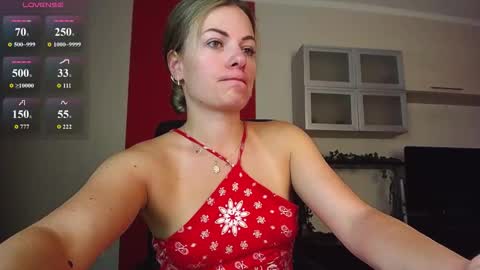 Snapshot of hi_bye_ chatting on February 24, 8:56 am Lina online show from February 24, 8:56 am