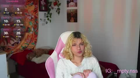 hi_scarlett online show from September 18, 6:43 pm
