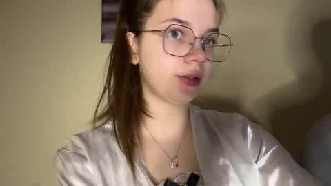 Snapshot of hidden_sin chatting on January 16, 7:29 pm Anna Alex online show from January 16, 7:29 pm