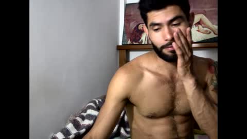 hideonbush online show from December 4, 3:21 pm