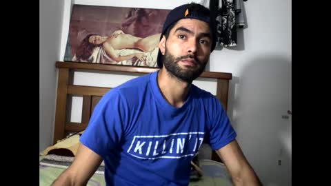 hideonbush online show from December 17, 11:49 am