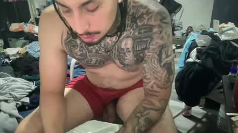 Snapshot of hihello400 chatting on October 10, 2:43 am hihello400 online show from October 10, 2:43 am