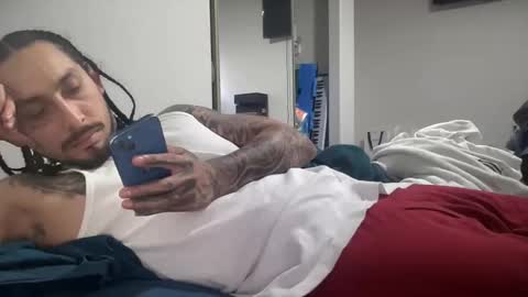 Snapshot of hihello400 chatting on November 1, 11:07 pm hihello400 online show from November 1, 11:07 pm