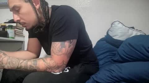 Snapshot of hihello400 chatting on November 23, 11:37 pm hihello400 online show from November 23, 11:37 pm