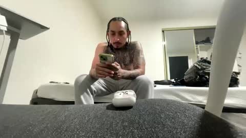 Snapshot of hihello400 chatting on November 25, 12:32 am hihello400 online show from November 25, 12:32 am