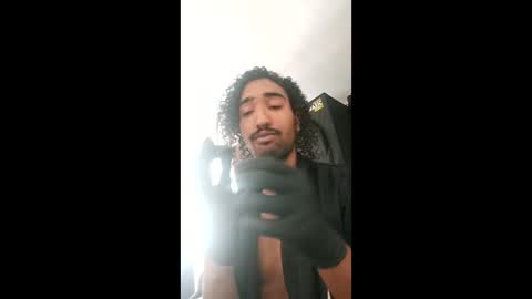 Snapshot of hikarascastle chatting on April 16, 10:38 am hikarascastle online show from April 16, 10:38 am