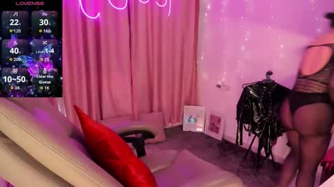 Hikariween online show from December 18, 5:52 pm