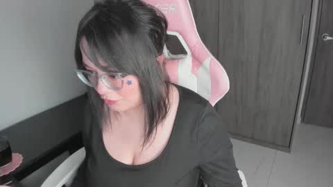 Snapshot of hikaru_arimura chatting on November 20, 12:27 pm hikaru_arimura online show from November 20, 12:27 pm