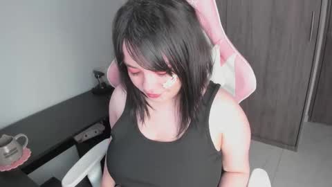 Snapshot of hikaru_arimura chatting on November 26, 12:17 pm hikaru_arimura online show from November 26, 12:17 pm