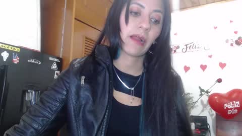 hilaril18 online show from February 15, 2:15 am