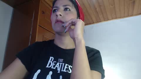 hilaril18 online show from October 15, 12:00 am