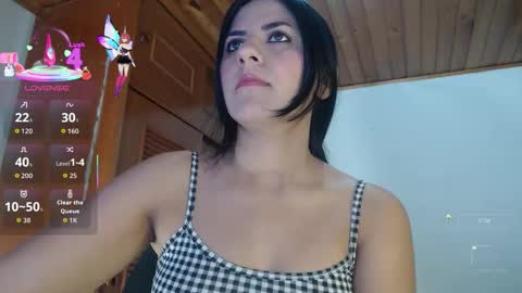 hilaril18 online show from November 29, 12:02 am