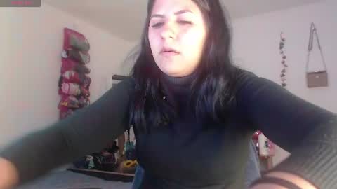 Snapshot of hilari18 chatting on June 20, 6:11 pm hilaril18 online show from June 20, 6:11 pm