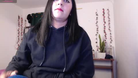 Snapshot of hilari18 chatting on June 26, 8:57 pm hilaril18 online show from June 26, 8:57 pm