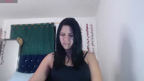 Snapshot of hilari18 chatting on July 16, 6:03 pm hilaril18 online show from July 16, 6:03 pm