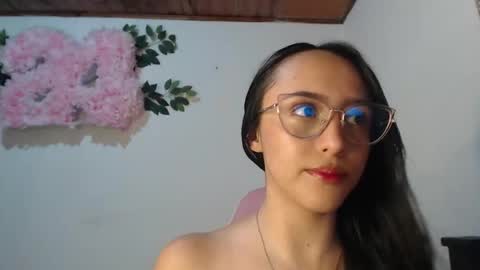 Snapshot of hilary_rhodes chatting on December 21, 11:45 pm hilary_rhodes online show from December 21, 11:45 pm