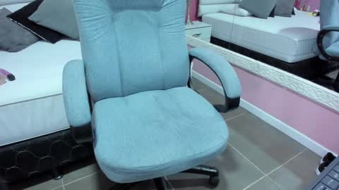 Snapshot of hilary_tailor chatting on September 24, 11:24 am hilary_tailor online show from September 24, 11:24 am