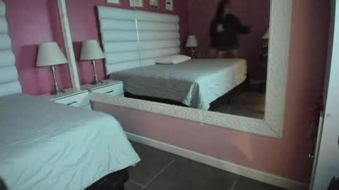 Snapshot of hilary_tailor chatting on September 25, 10:52 am hilary_tailor online show from September 25, 10:52 am