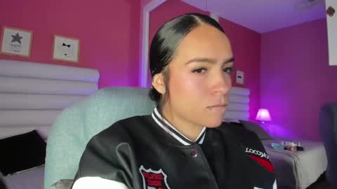 Snapshot of hilary_tailor chatting on September 26, 11:25 am hilary_tailor online show from September 26, 11:25 am