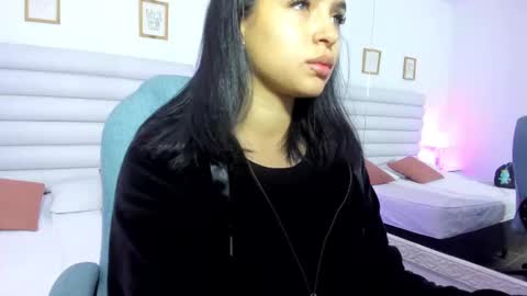 Snapshot of hilary_tailor chatting on September 29, 11:48 am hilary_tailor online show from September 29, 11:48 am