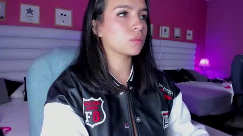 Snapshot of hilary_tailor chatting on October 2, 11:06 am hilary_tailor online show from October 2, 11:06 am