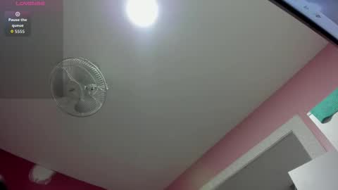 Snapshot of hilary_tailor chatting on October 16, 11:22 am hilary_tailor online show from October 16, 11:22 am